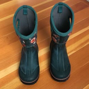 BOGS Classic Painterly emerald multi winter boots, big kids 2.
